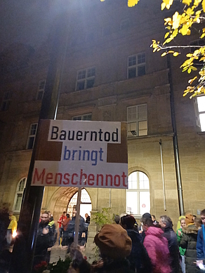 Demonstration der BI Gera-Cretzschwitz am 9.11. vor dem Geraer Rathaus